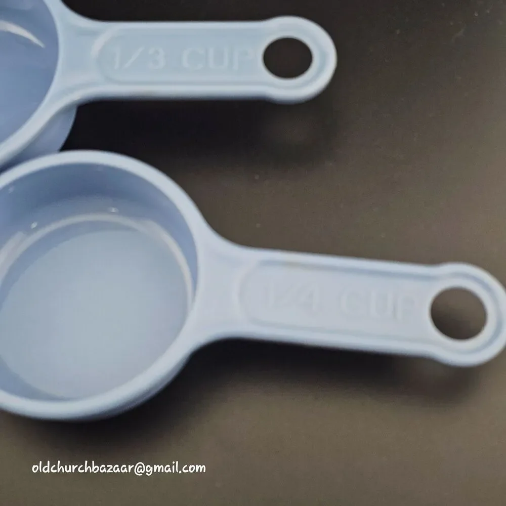 Rubbermaid Blue Plastic Measuring Cup Set 1/4 1/3 1/2 Cup Nesting Model 8315